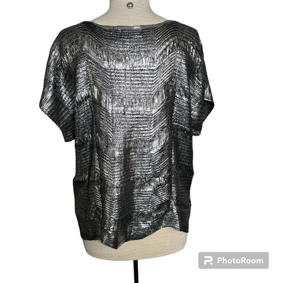 Huang Shu Chi Silver Metallic Top Large Medium - Picture 9 of 10